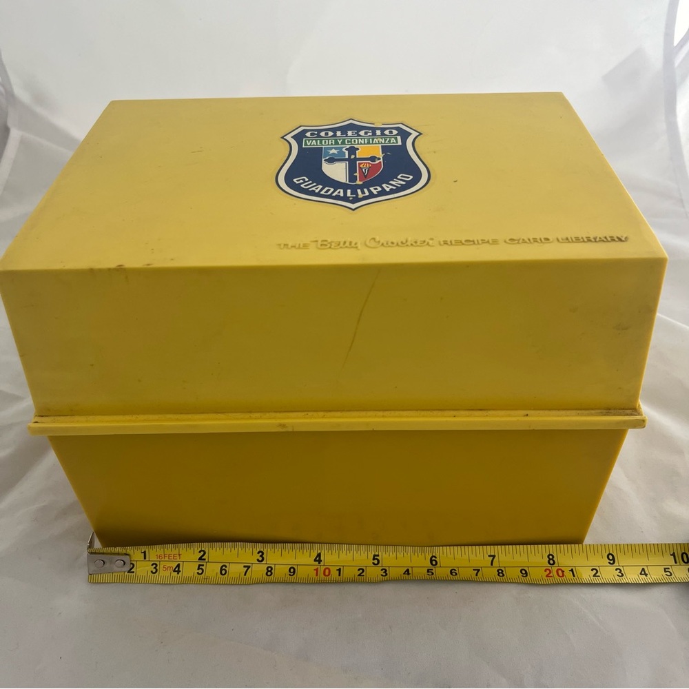 The Vintage 1971 Betty Crocker Recipe Card Library Yellow Box Complete Set